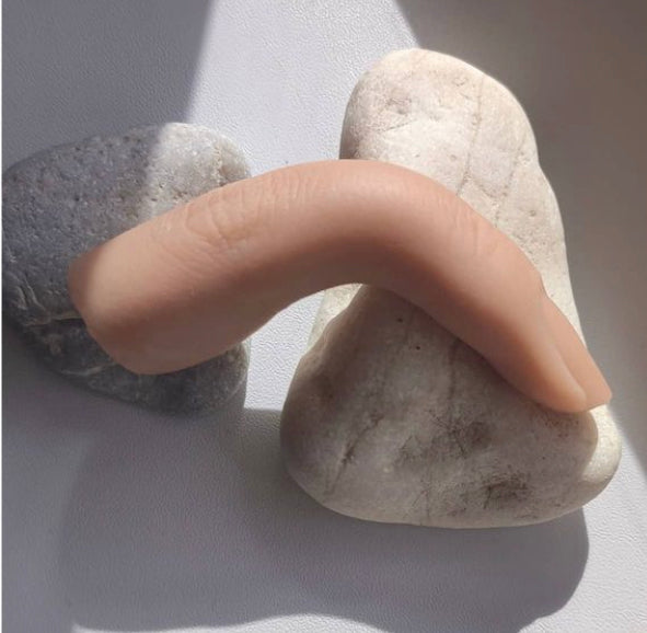 Dito finto realistico